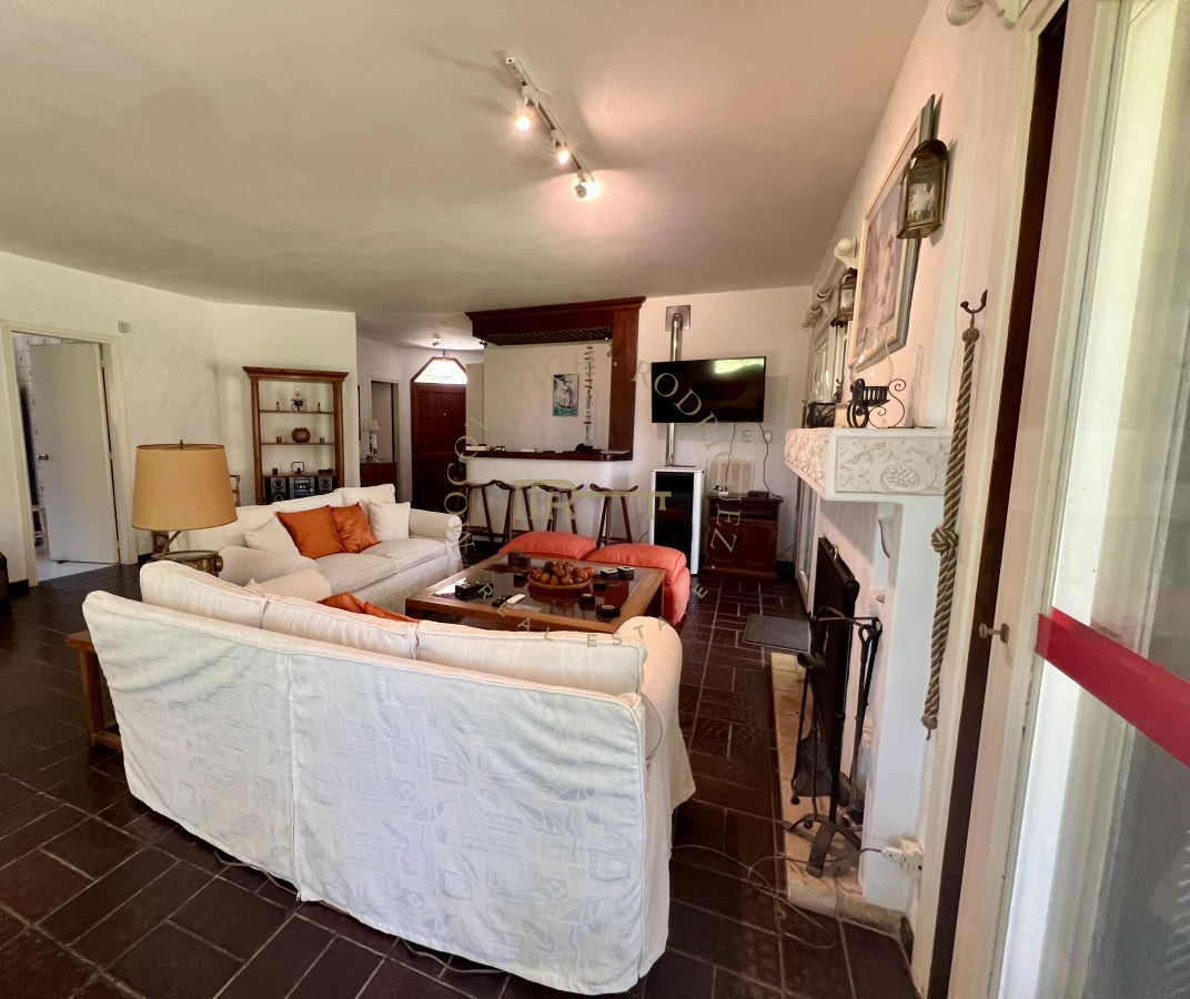 Casa ID.2442 - Casa en alquiler 4 dormitorios Punta del Este 