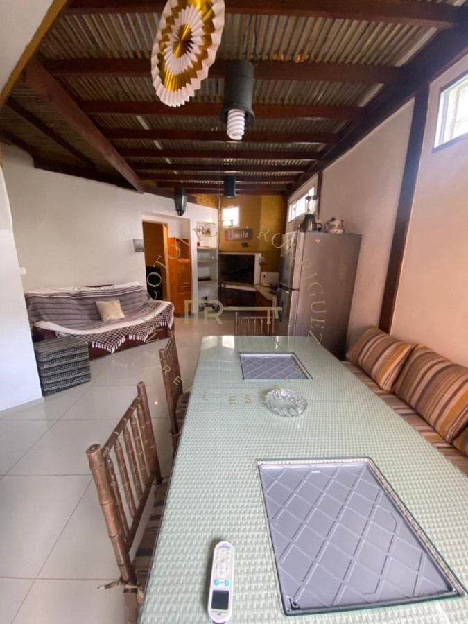 Casa ID.1898 - Venta y alquiler Casa en inmejorable ubicación 