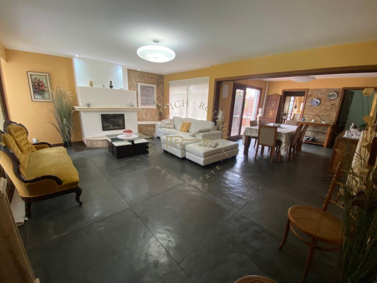 Casa ID.1898 - Venta y alquiler Casa en inmejorable ubicación 
