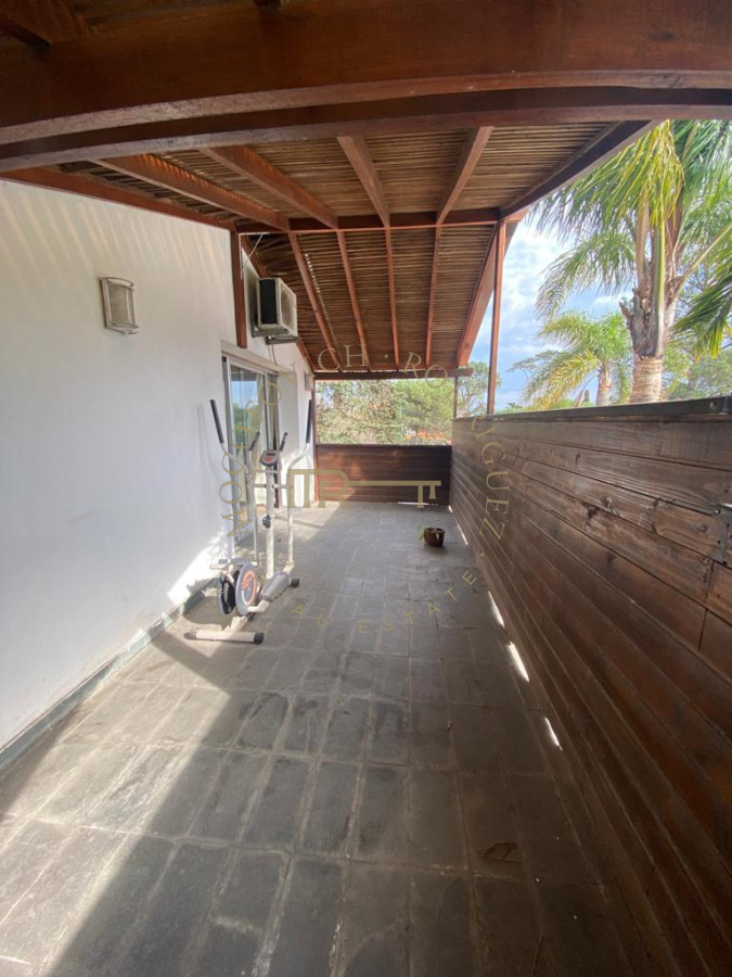 Casa ID.1898 - Venta y alquiler Casa en inmejorable ubicación 