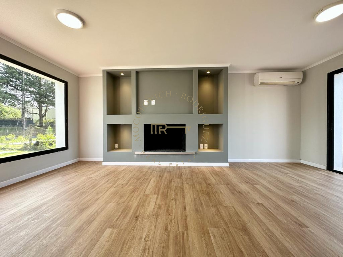 Casa ID.2322 - Casa en Barrio Privado 5 dormitorios venta 
