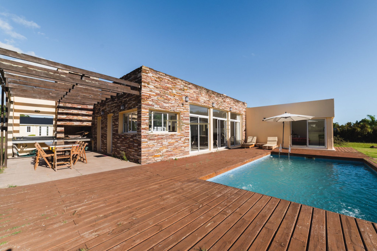 Casa ID.1391 - Alquiler hermosa casa 3 dormitorios 3 baños piscina parrillero 