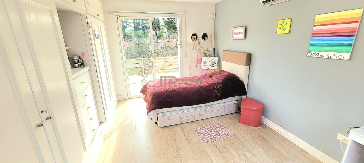 Casa ID.969 - Hermosa casa  en venta de 4 dormitorios y 4 baños. 