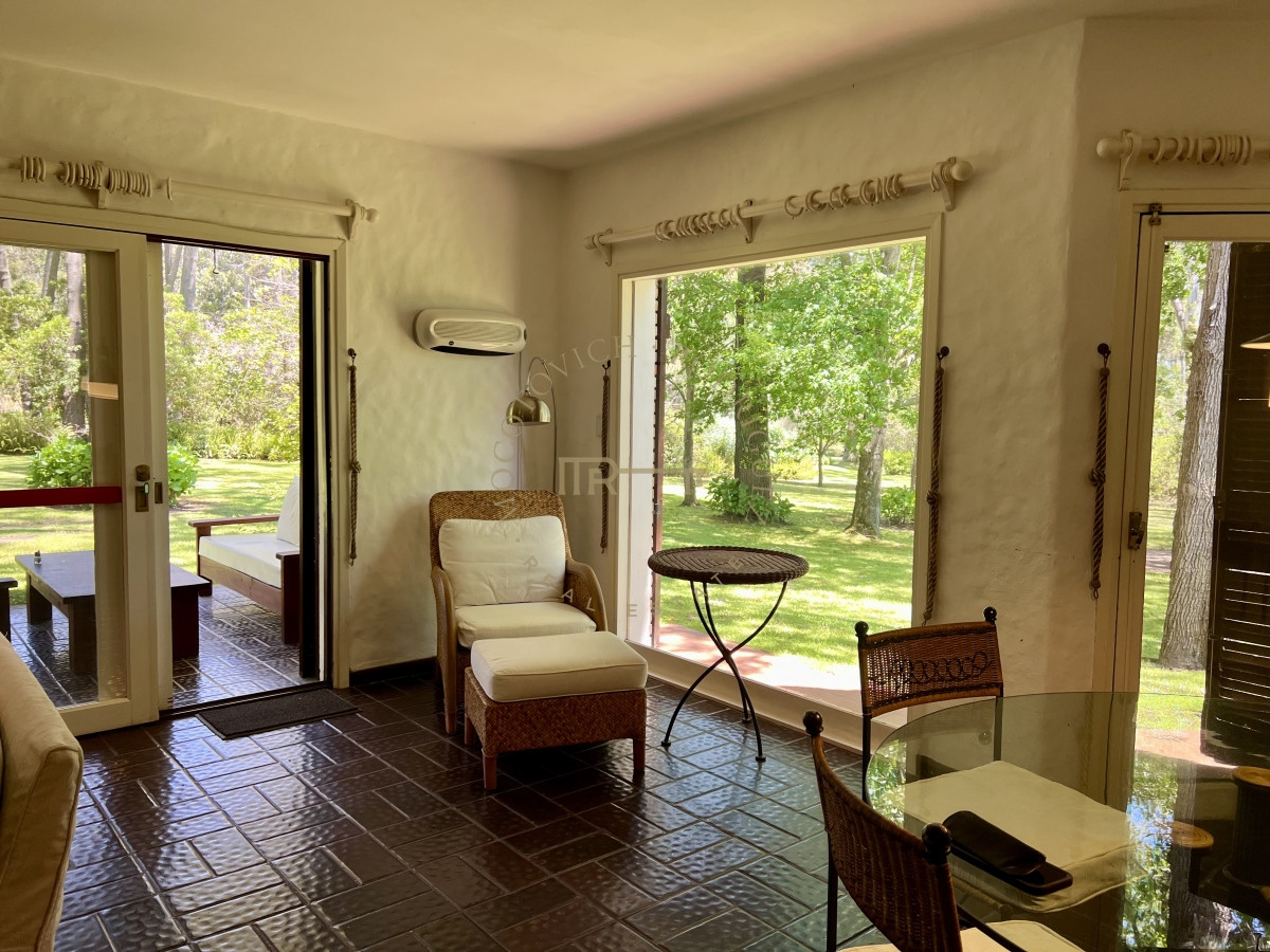 Casa ID.2442 - Casa en alquiler 4 dormitorios Punta del Este 