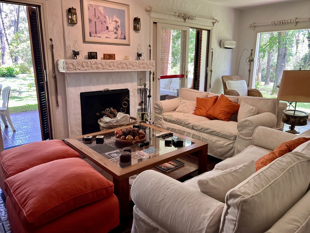 Casa ID.2442 - Casa en alquiler 4 dormitorios Punta del Este 
