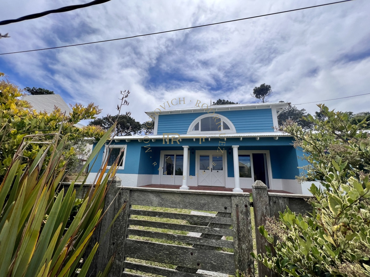 Casa ID.2396 - Casa de 4 dormitorios en alquiler enero. Montoya La Barra