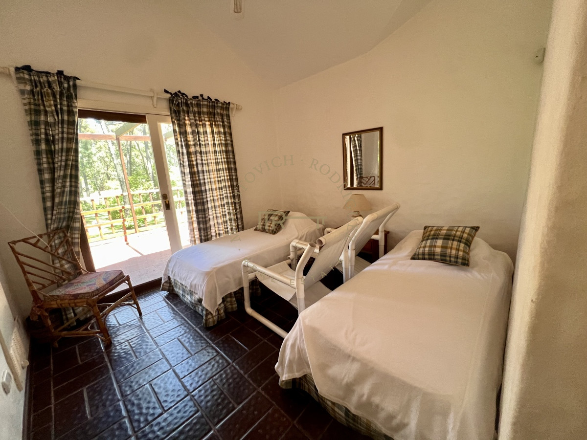 Casa ID.2442 - Casa en alquiler 4 dormitorios Punta del Este 