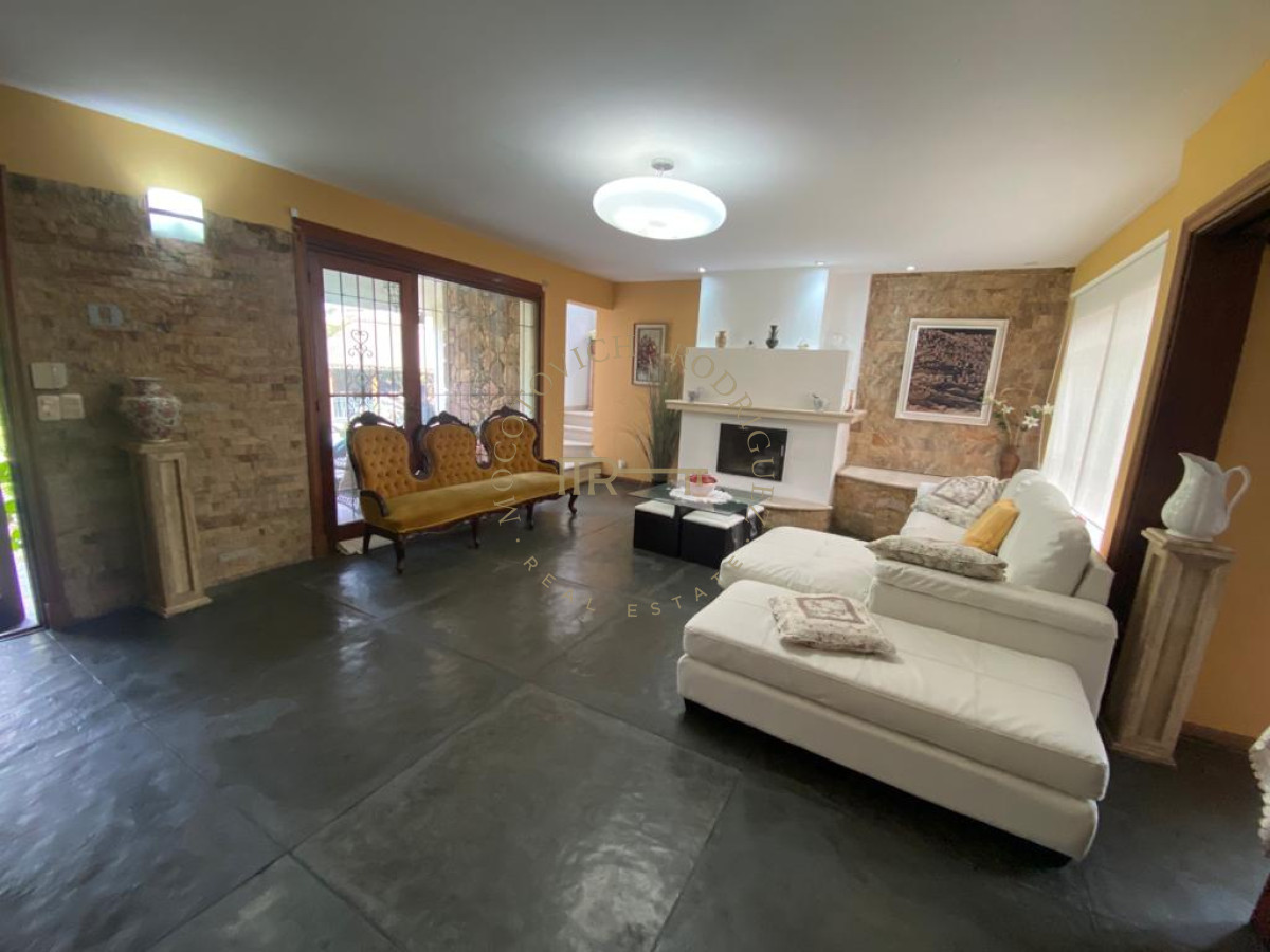 Casa ID.1898 - Venta y alquiler Casa en inmejorable ubicación 