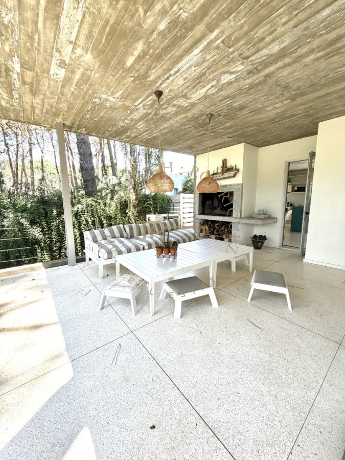 Casa ID.4236 - Casa en barrio privado de 4 dormitorios. Alquiler anual. Punta del Este
