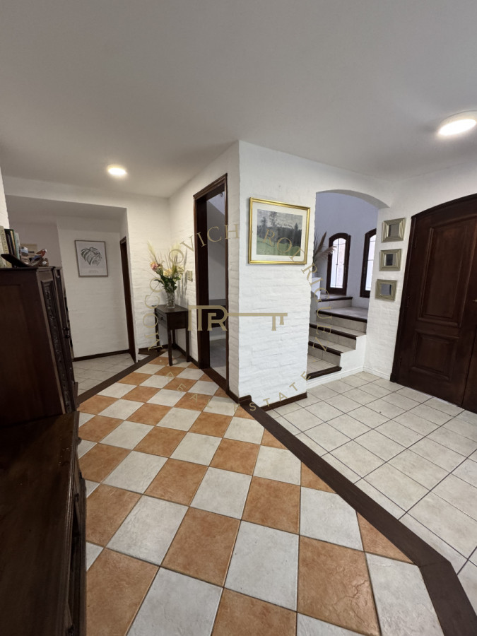 Casa ID.3540 - Casa en alquiler anual 4 dormitorios. Punta del este Maldonado.-
