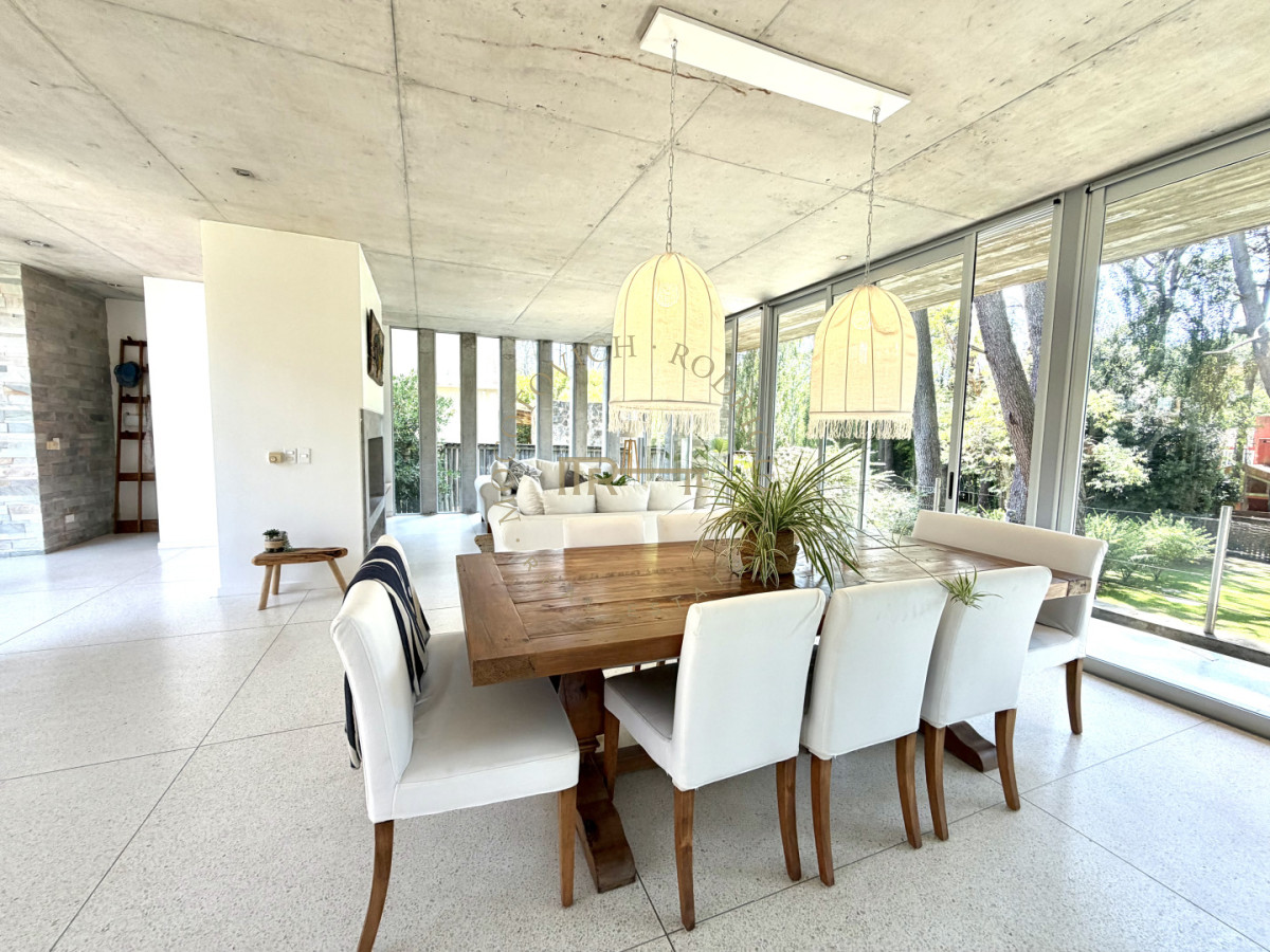 Casa ID.4236 - Casa en barrio privado de 4 dormitorios. Alquiler anual. Punta del Este
