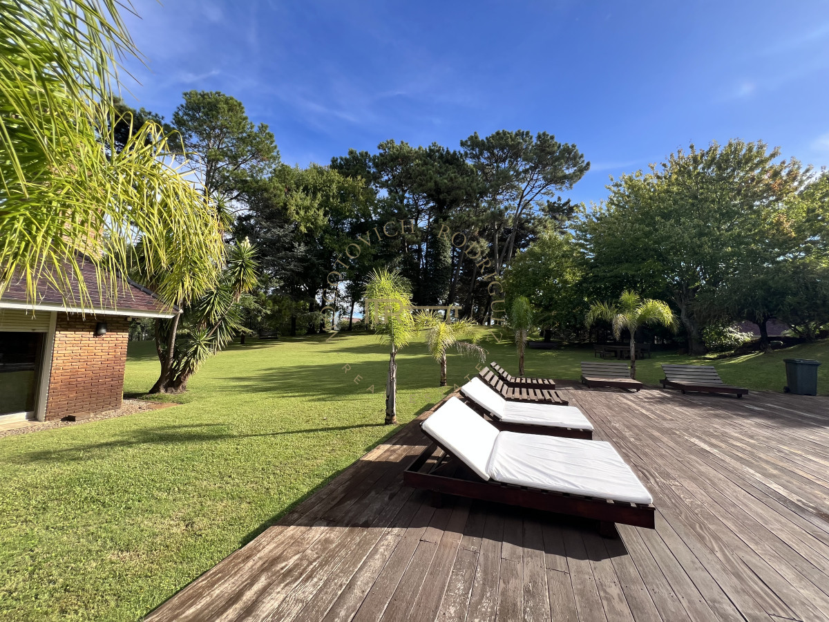 Casa ID.3412 - Exclusiva casa en venta, 5 dormitorios, gran parque, piscina climatizada. 
