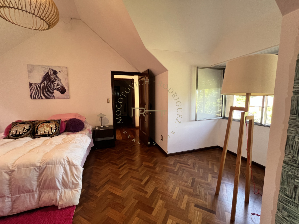 Casa ID.3412 - Exclusiva casa en venta, 5 dormitorios, gran parque, piscina climatizada. 