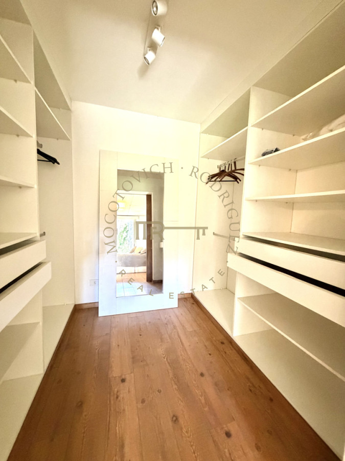 Casa ID.4236 - Casa en barrio privado de 4 dormitorios. Alquiler anual. Punta del Este