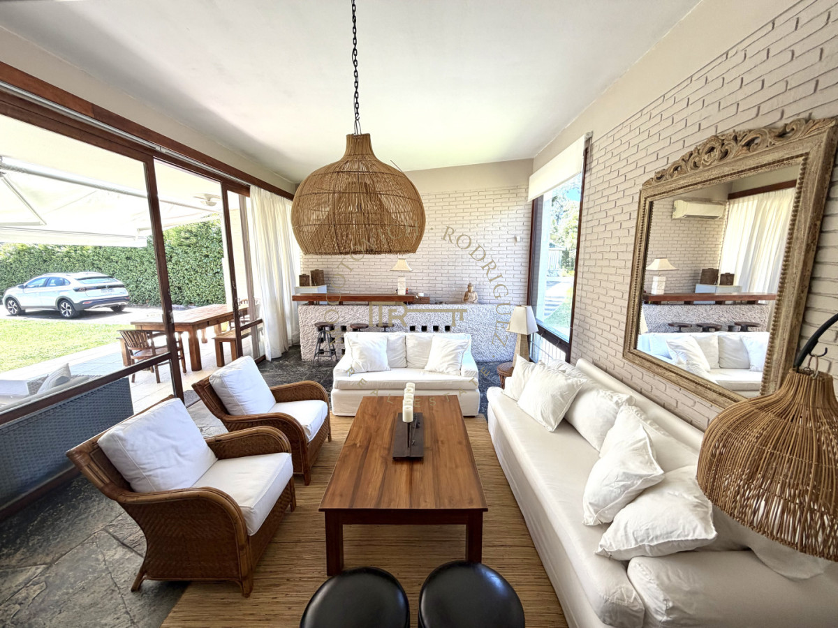 Casa ID.4223 - Casa en solida en excelente ubicación próxima a la playa