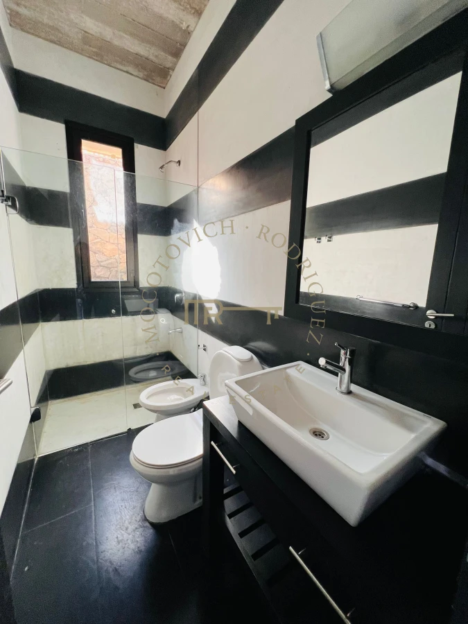 Casa ID.493 - Casa moderna en venta de 4 dormitorios en suite -Barrio Cerrado La Arbolada- Punta del Este.