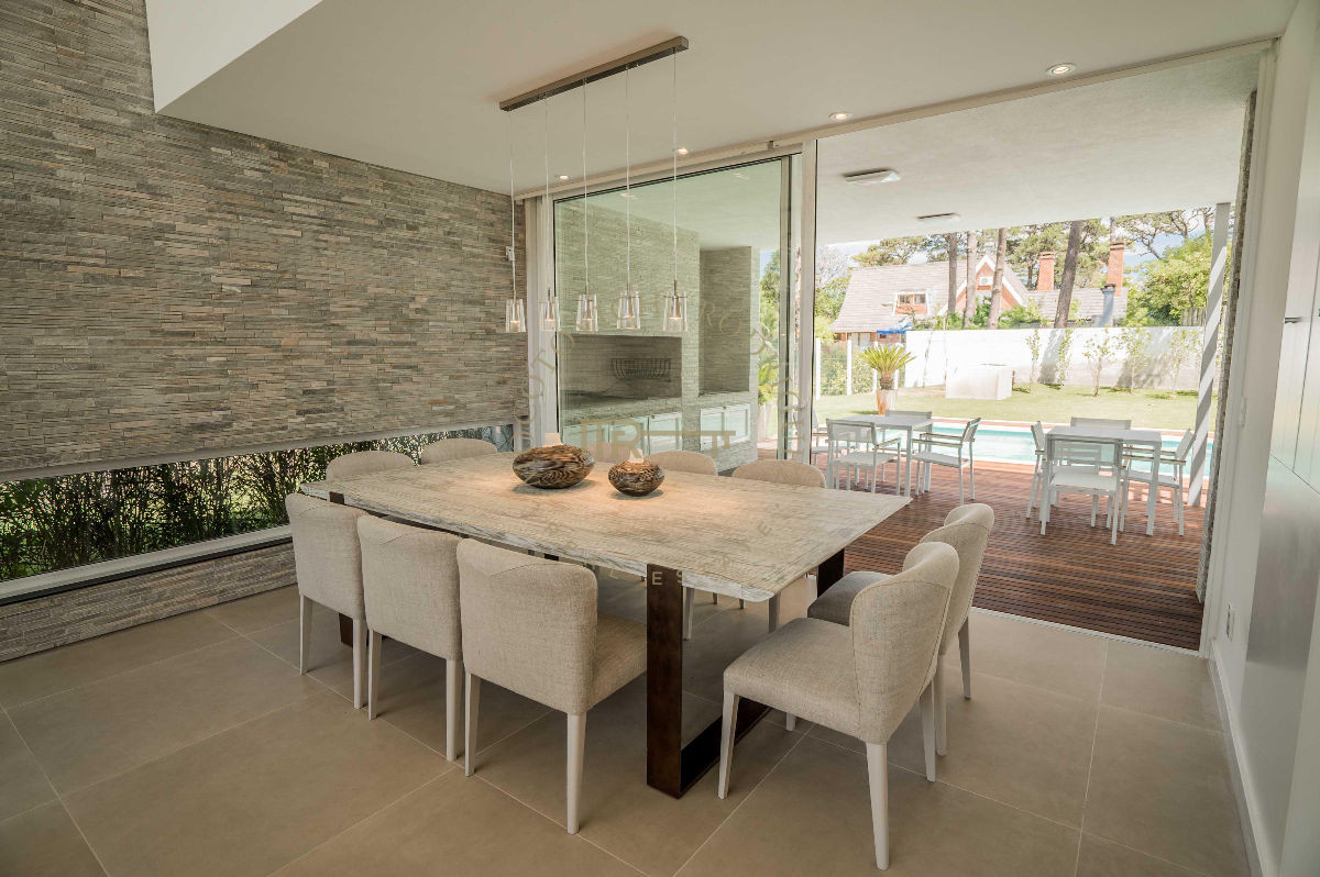Casa ID.143 - Casa en venta 4 dormitorios . A estrenar- Punta del Este
