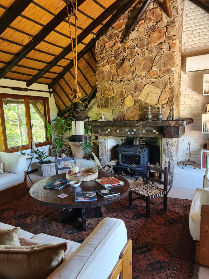 Casa ID.2495 - Casa de tres dormitorios en venta Pinares Punta del Este.- 