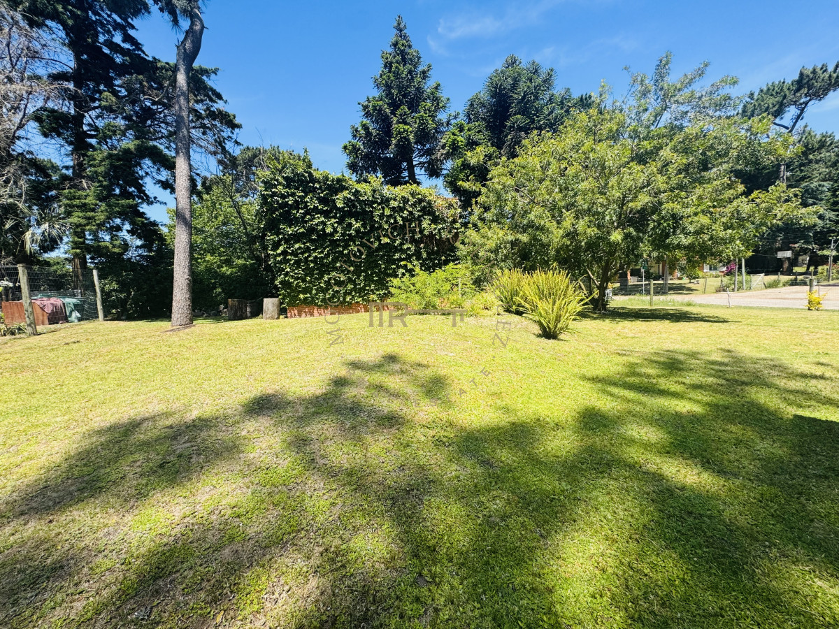 Casa ID.4119 - Casa en venta de 2 dormitorios en Lugano Punta del Este