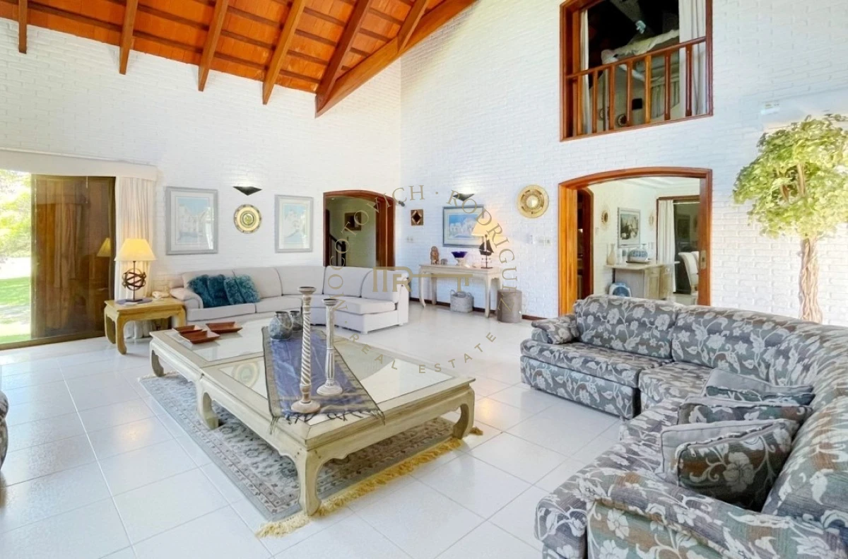 Casa ID.3050 - Casa de 3 dormitorios  y dep. de servicio. Piscina y barbacoa cerca del mar en alquiler temporal. 2026