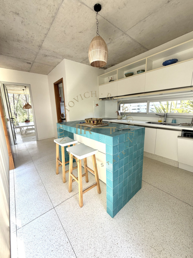 Casa ID.4236 - Casa en barrio privado de 4 dormitorios. Alquiler anual. Punta del Este