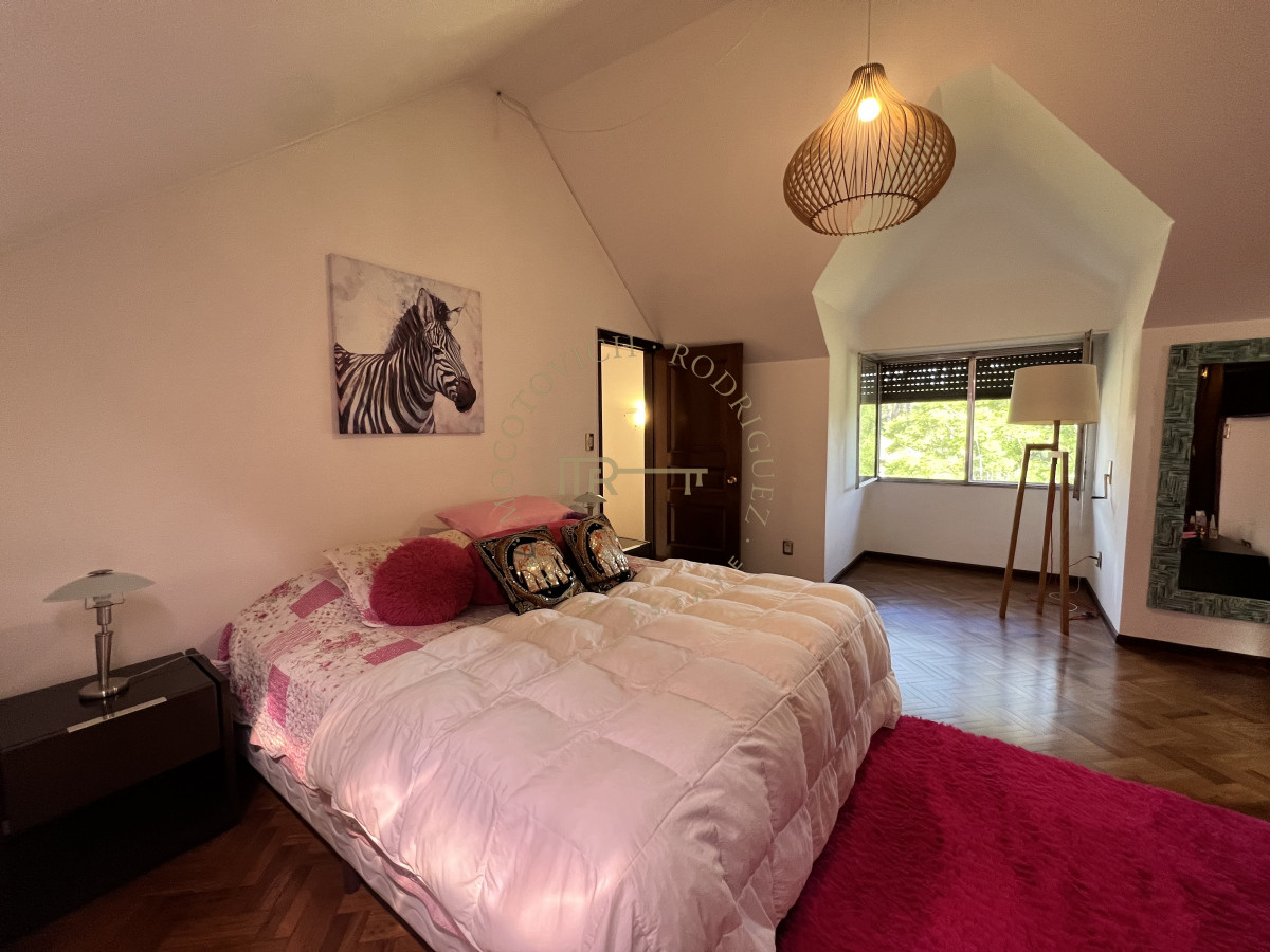 Casa ID.3412 - Exclusiva casa en venta, 5 dormitorios, gran parque, piscina climatizada. 