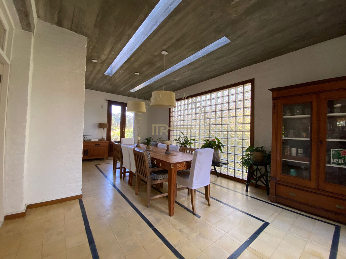 Casa ID.2402 - Hermosa casa 4 suite y dependencia en alquiler temporal barrio Golf. Punta del este.