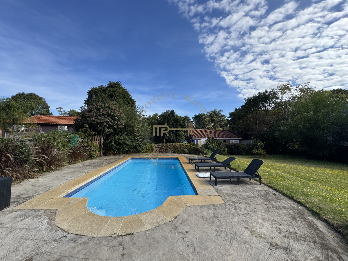 Casa ID.3540 - Casa en alquiler anual 4 dormitorios. Punta del este Maldonado.-