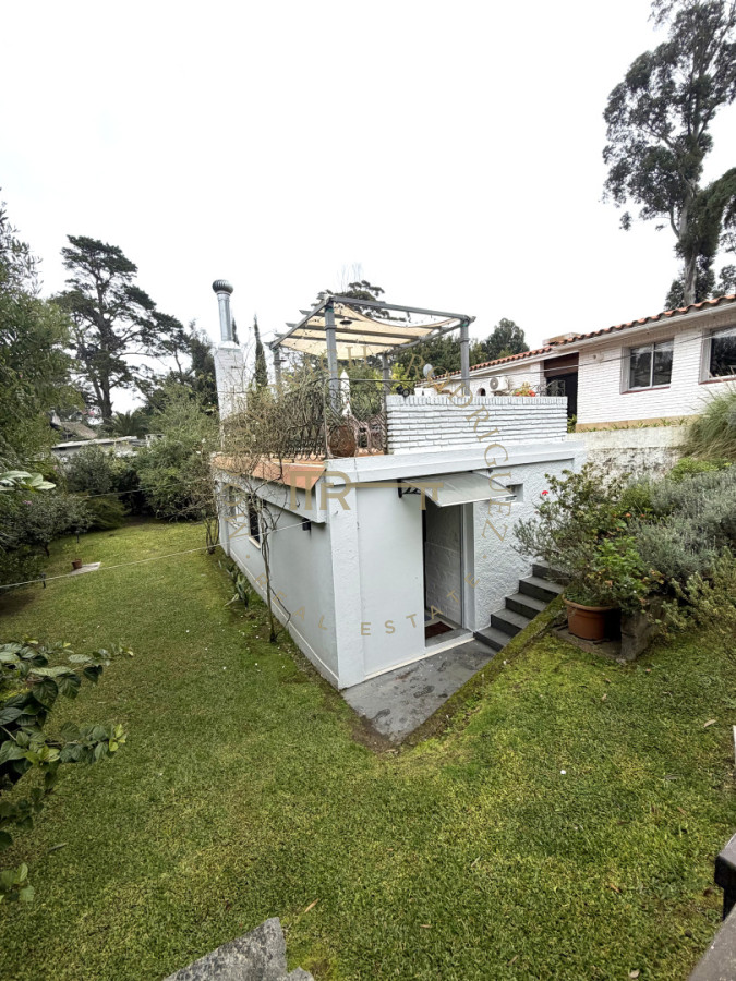 Casa ID.4552 - Casa en venta 3 dormitorios Piscina y Barbacoa. Pinares Punta del Este