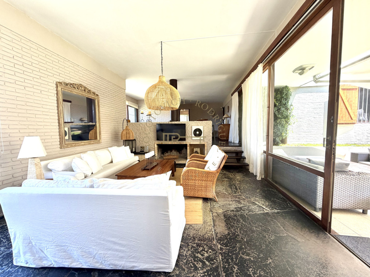 Casa ID.4223 - Casa en solida en excelente ubicación próxima a la playa