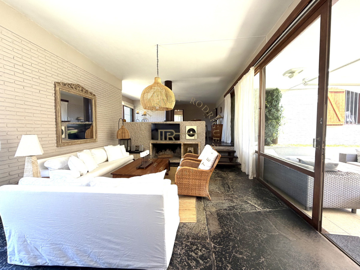 Casa ID.4223 - Casa en solida en excelente ubicación próxima a la playa