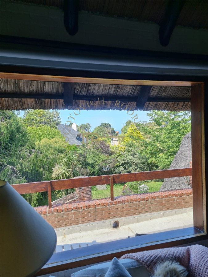 Casa ID.2495 - Casa de tres dormitorios en venta Pinares Punta del Este.- 