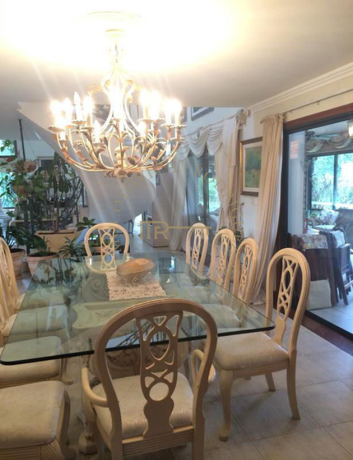 Casa ID.37 - Casa en venta 7 dormitorios - Piscina climatizada cubierta  - Punta del Este- Mansa.