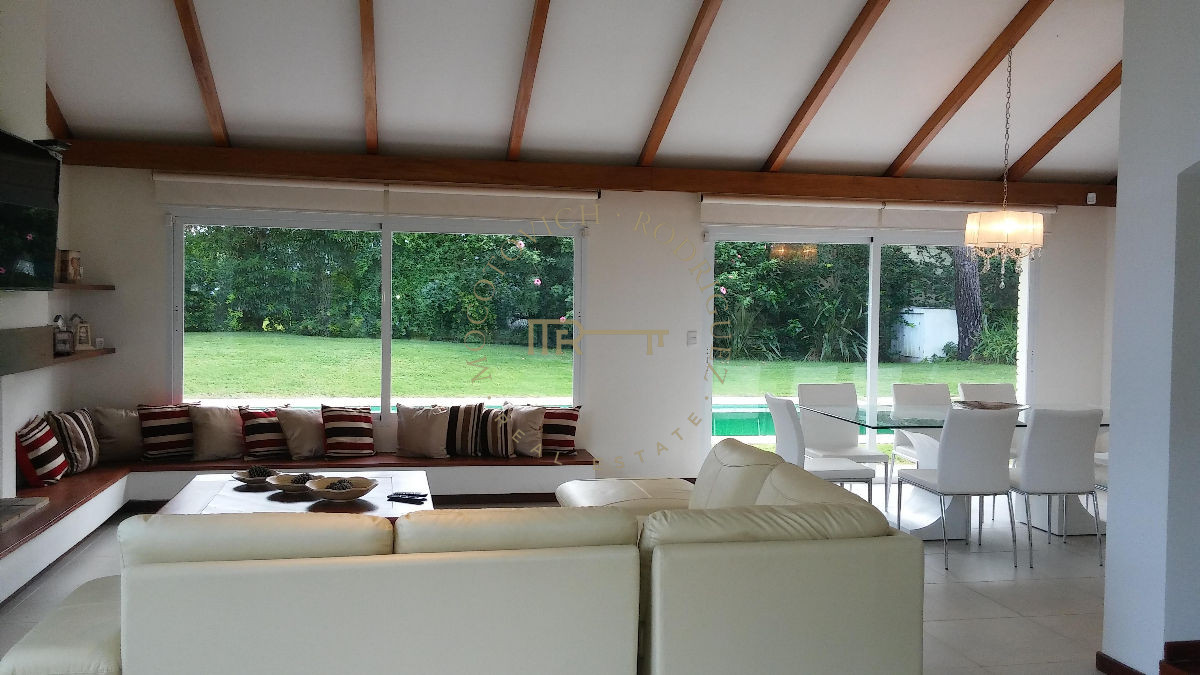 Casa ID.39 - Casa en venta y alquiler. 4 dormitorios- Mansa Punta del Este