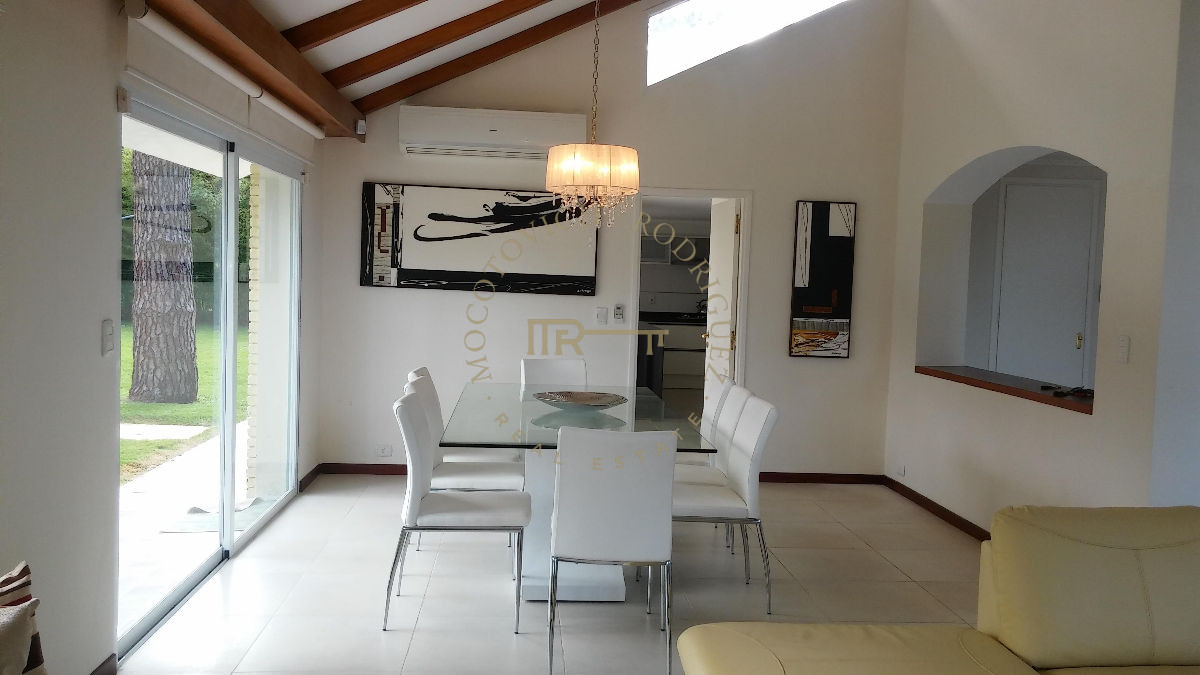 Casa ID.39 - Casa en venta y alquiler. 4 dormitorios- Mansa Punta del Este