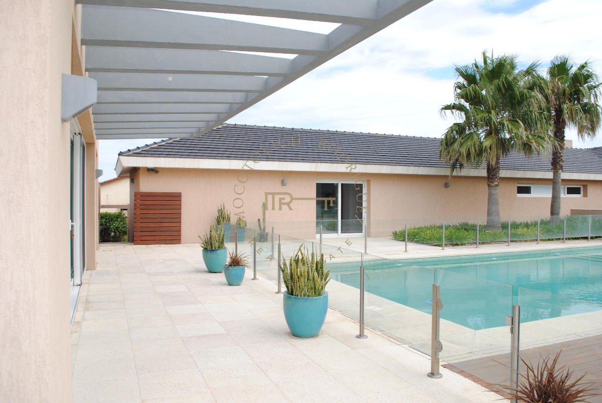 Casa ID.3 - Casa frente al mar en venta, 6 dormitorios. Nueva. Primera fila . Mansa Punta del Este