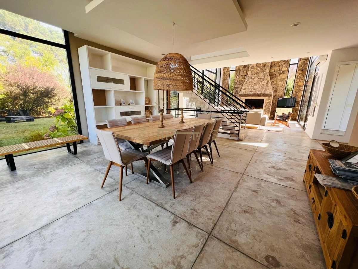 Casa ID.493 - Casa moderna en venta de 4 dormitorios en suite -Barrio Cerrado La Arbolada- Punta del Este.