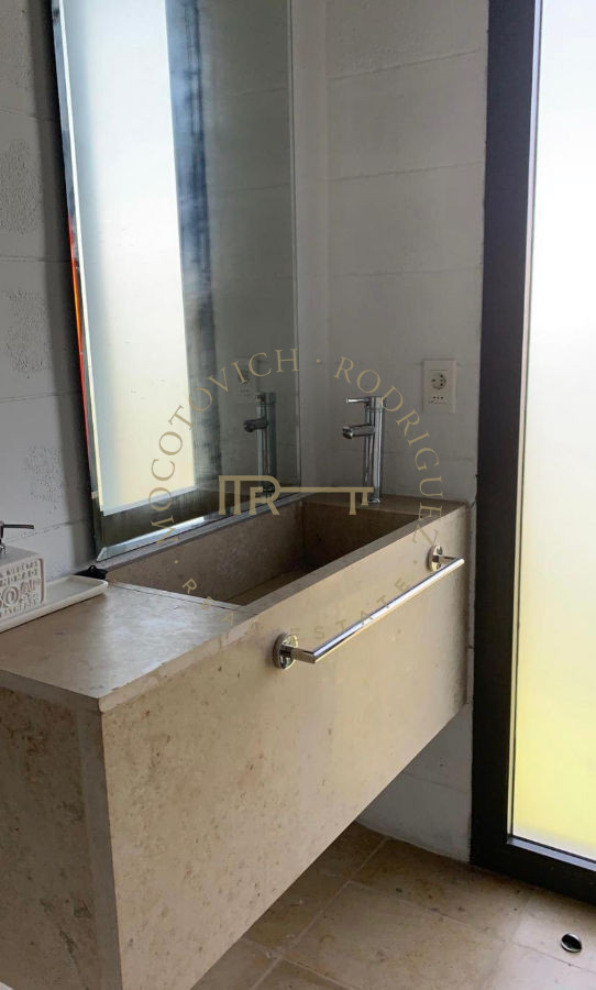 Casa ID.481 - Casa en venta y alquiler temporal de 3 suites y dependencia de servicio  - Punta Piedras