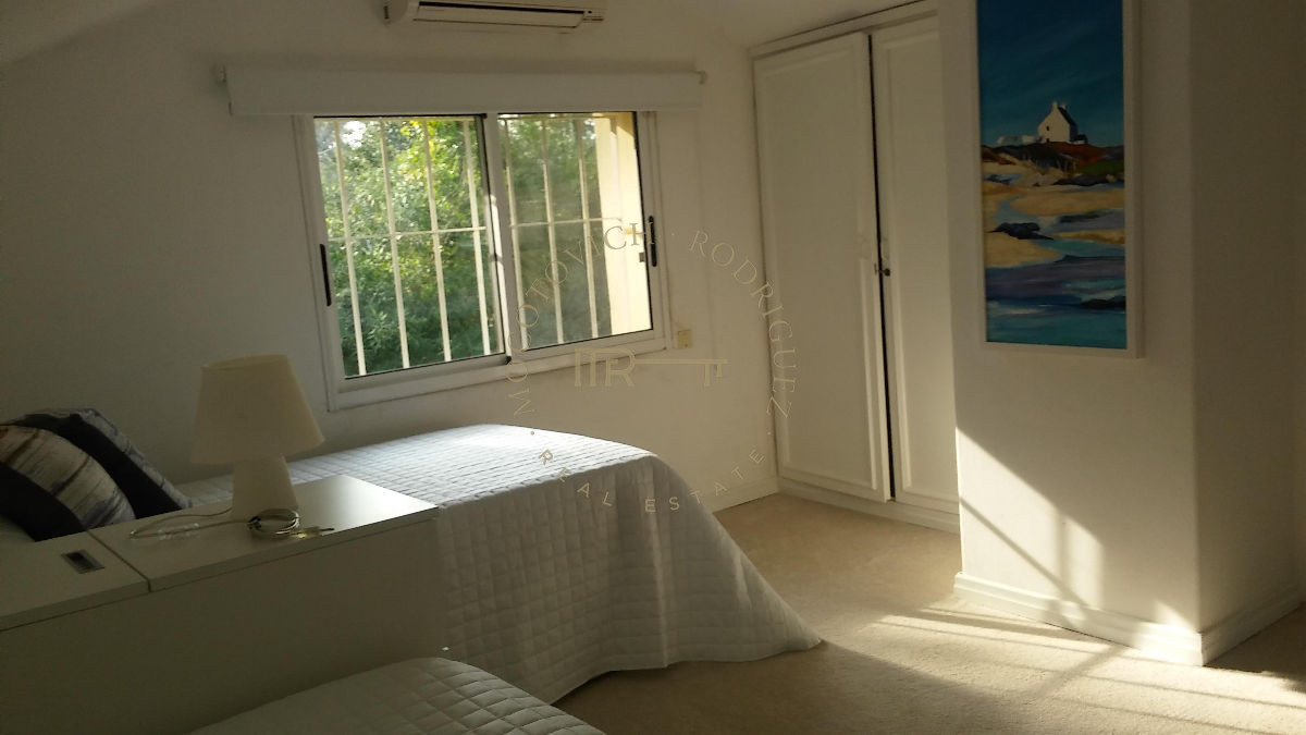 Casa ID.4 - Casa en venta alquiler temporal 6 dormitorios a nuevo - Mansa-Punta del Este. 