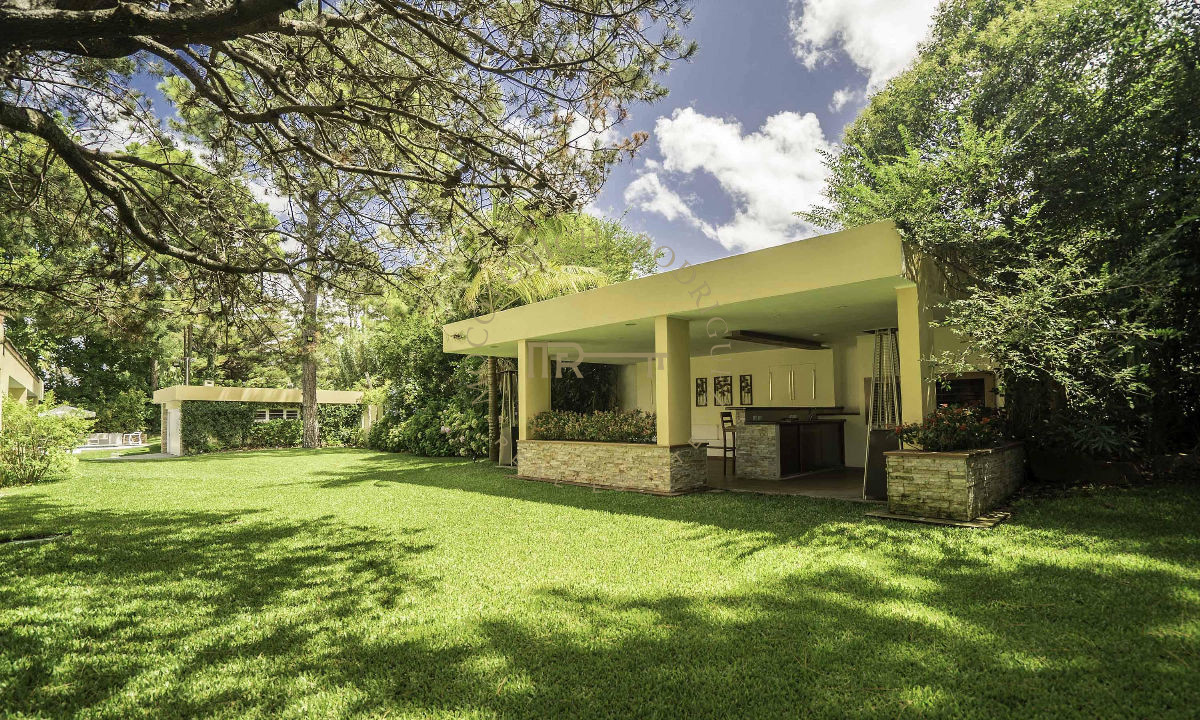Casa ID.4 - Casa en venta alquiler temporal 6 dormitorios a nuevo - Mansa-Punta del Este. 