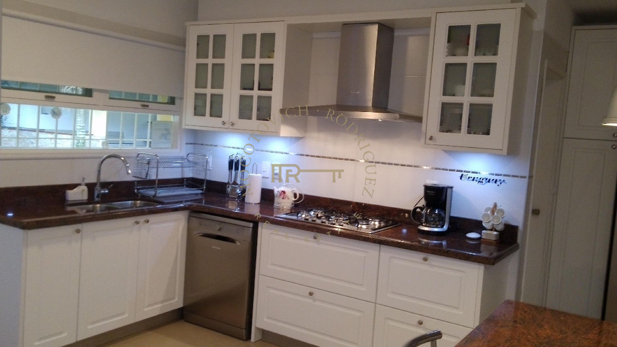 Casa ID.4 - Casa en venta alquiler temporal 6 dormitorios a nuevo - Mansa-Punta del Este. 