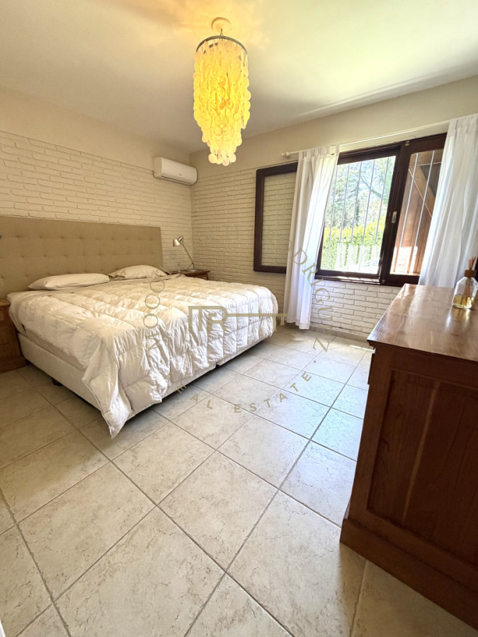 Casa ID.4223 - Casa en solida en excelente ubicación próxima a la playa