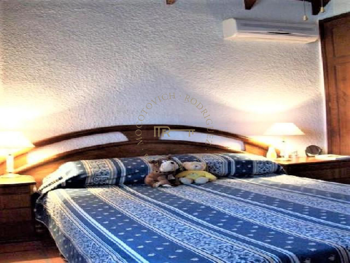 Casa ID.50 - Casa en venta de 4 dormitorios  - Mansa