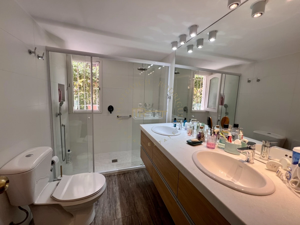 Casa ID.2447 - Hermosa casa de 4 dormitorios con piscina climatizada en alquiler temporal Punta del Este