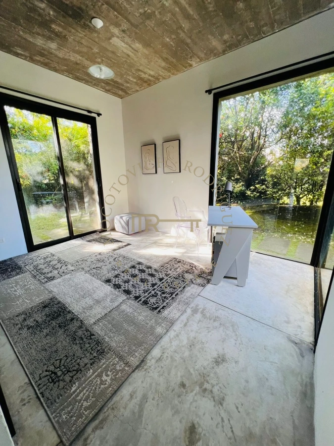 Casa ID.493 - Casa moderna en venta de 4 dormitorios en suite -Barrio Cerrado La Arbolada- Punta del Este.