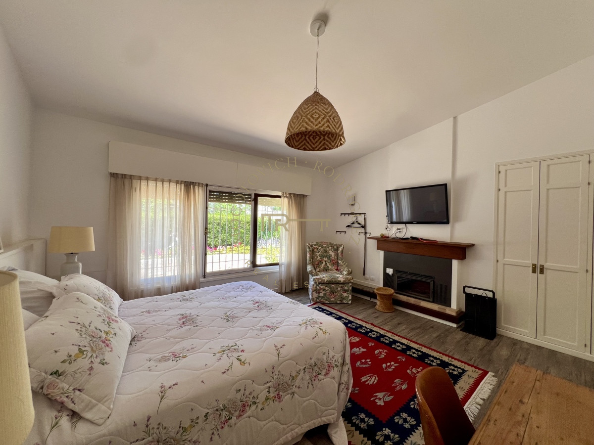 Casa ID.2447 - Hermosa casa de 4 dormitorios con piscina climatizada en alquiler temporal Punta del Este