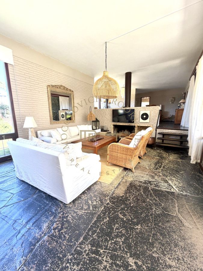 Casa ID.4223 - Casa en solida en excelente ubicación próxima a la playa