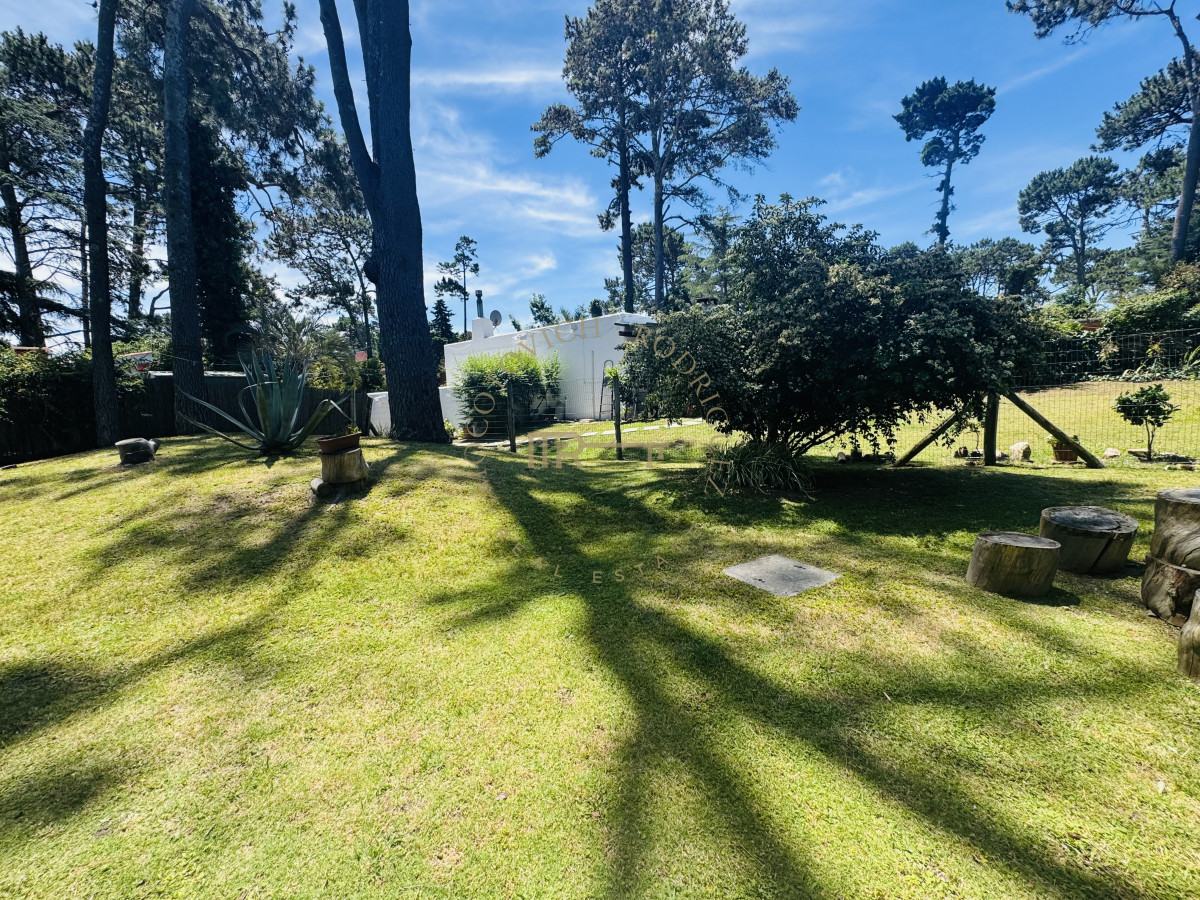 Casa ID.4119 - Casa en venta de 2 dormitorios en Lugano Punta del Este