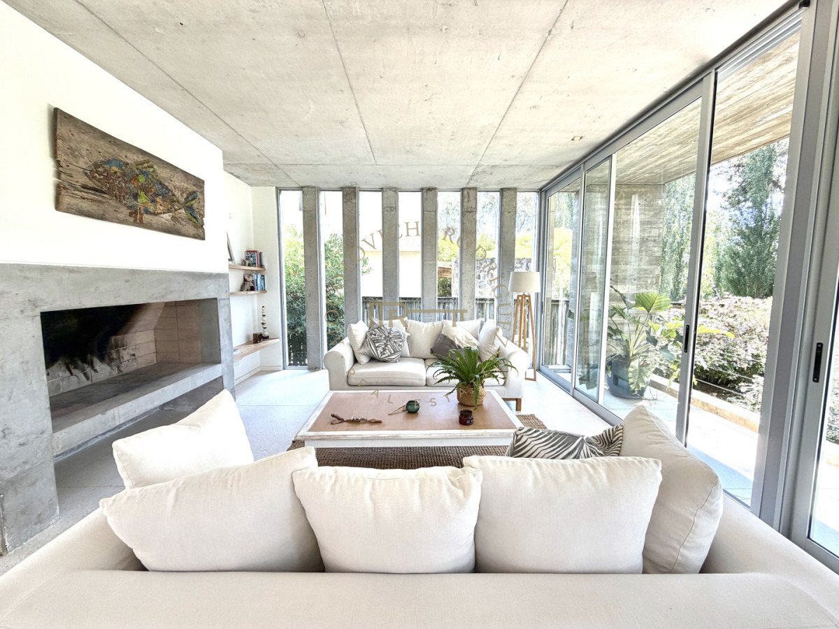 Casa ID.4236 - Casa en barrio privado de 4 dormitorios. Alquiler anual. Punta del Este
