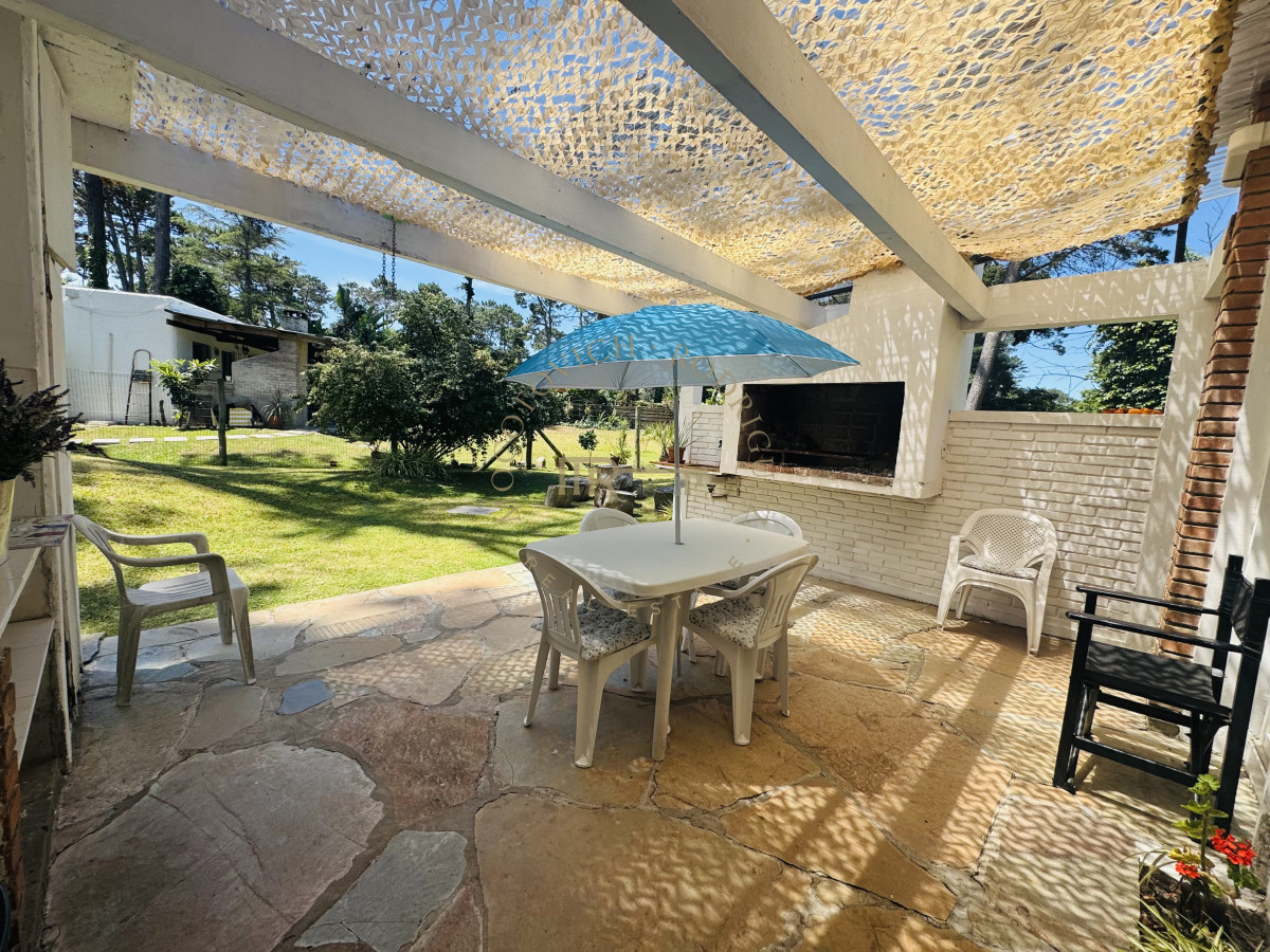 Casa ID.4119 - Casa en venta de 2 dormitorios en Lugano Punta del Este